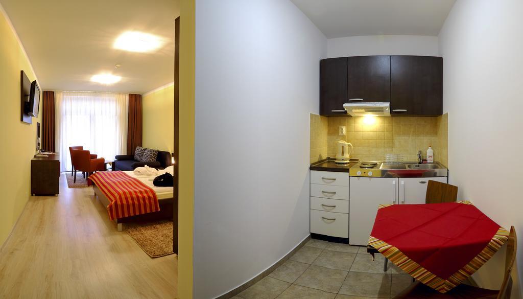 Luxury Apartment Kristof Besenova Room photo